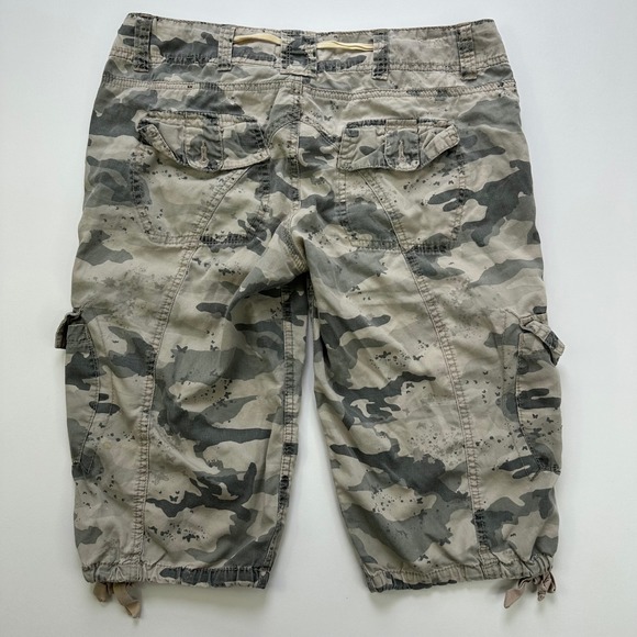 Unionbay Camo Capri Cargo Shorts Drawstring Waist Pockets Casual Size 32 - Picture 3 of 4